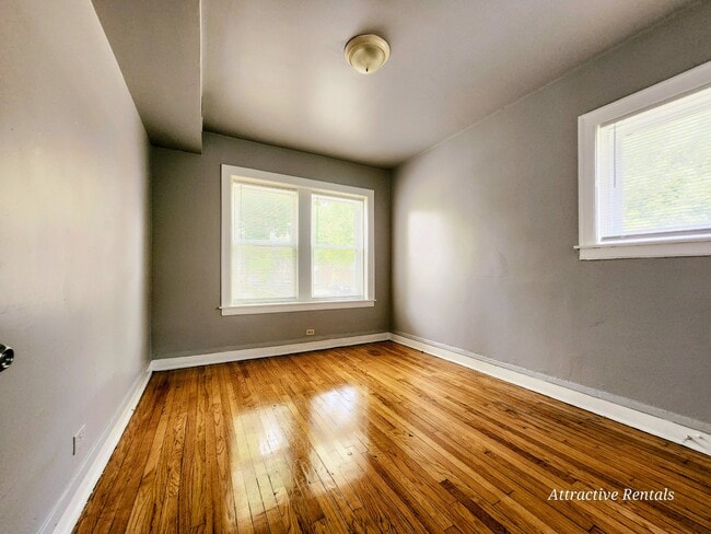 Photo - 7801 S Marshfield Ave Unidad 1