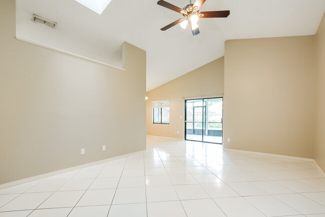Photo - 1011 Manigan Ave