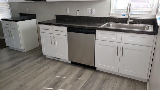 Photo - 11357 Winston