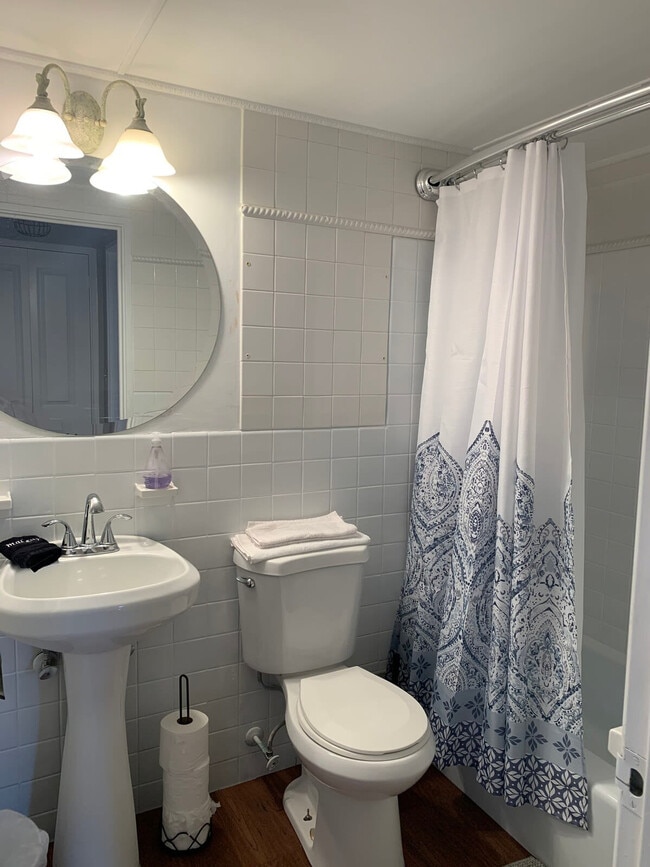 Building Photo - 300 W Peachtree St NW Unit ID1299382P Rental