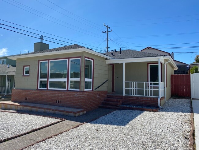 Building Photo - 232 Hazelwood Dr Rental
