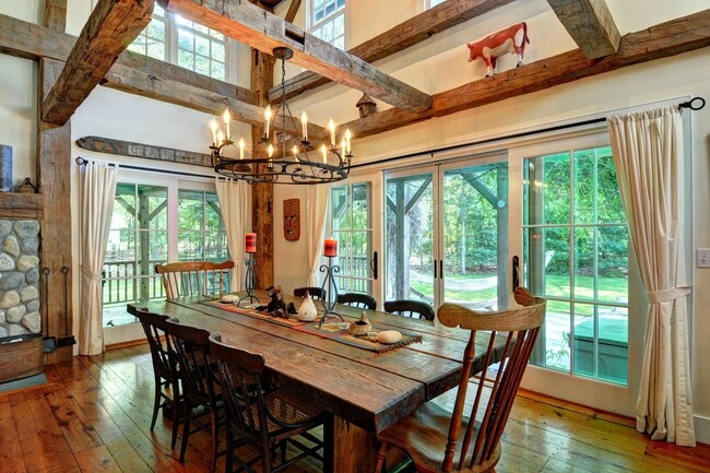 Photo - 9 Centre Way