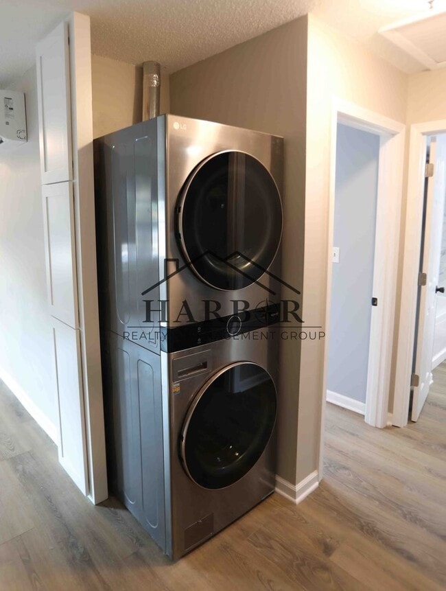 Photo - Fully Renovated 2 Bedroom! Unit 1346