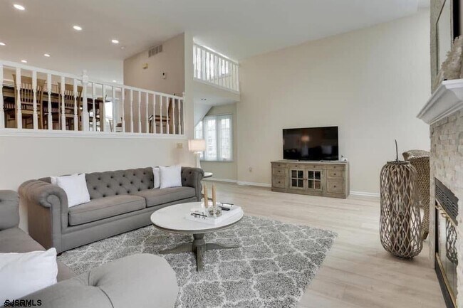 433 Albacore Ln