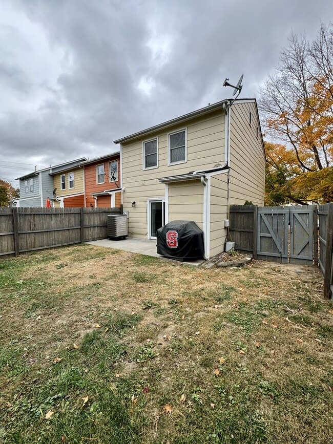 Photo - 207 Lester Pl