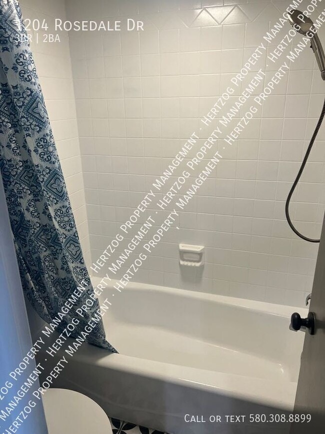 Photo - 1204 Rosedale Dr