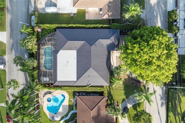 1141 N North Lake Dr