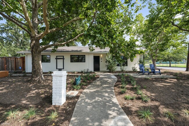 Photo - 3 br, 2 bath House - 4 Arch Way