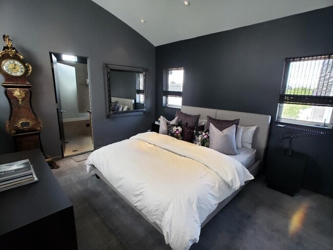 Photo - Professionally Designed Modern Loft In Oak...
