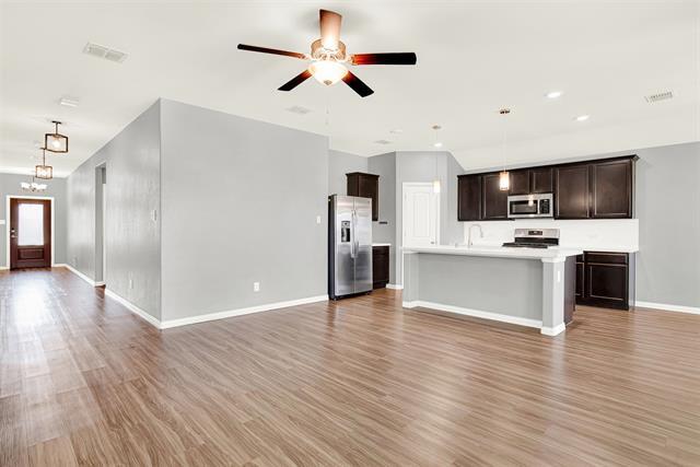 Photo - 806 Spruce Ln
