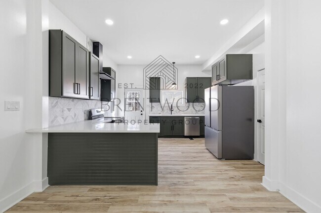 Photo - Contemporary 4bed/3bath with Private Yard