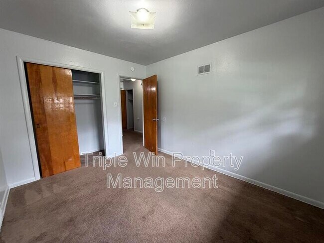 Photo - 1695 Crowder Dr