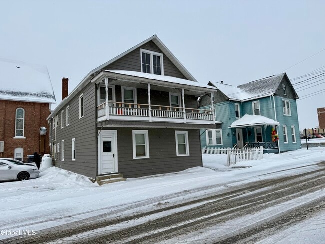 Building Photo - 13 School St Unit 1