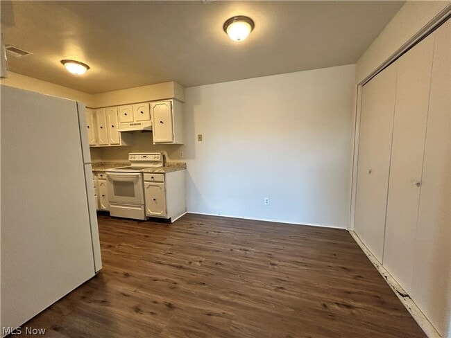 Photo - 213 Concord Ct Unit 5