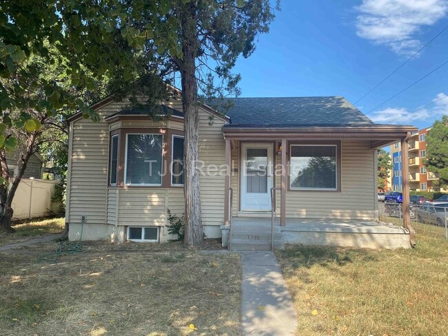 Building Photo - Central Park Home For Rent