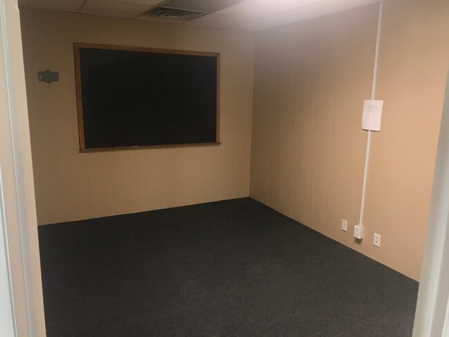 Photo - 139 Stonecreek Rd NW