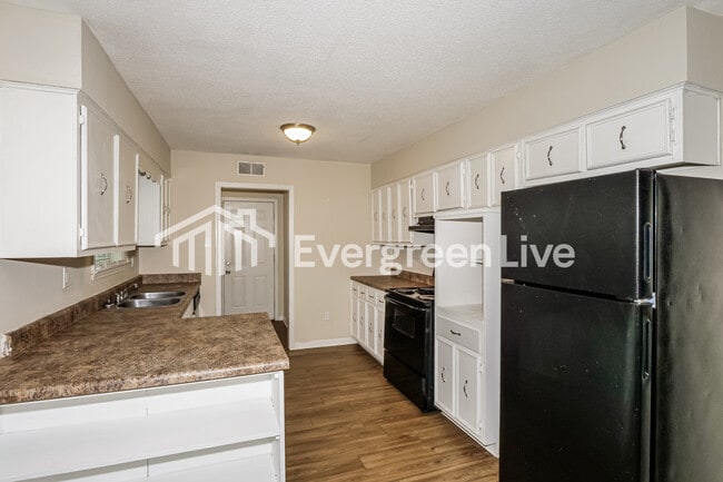 Photo - 3800 James Rd