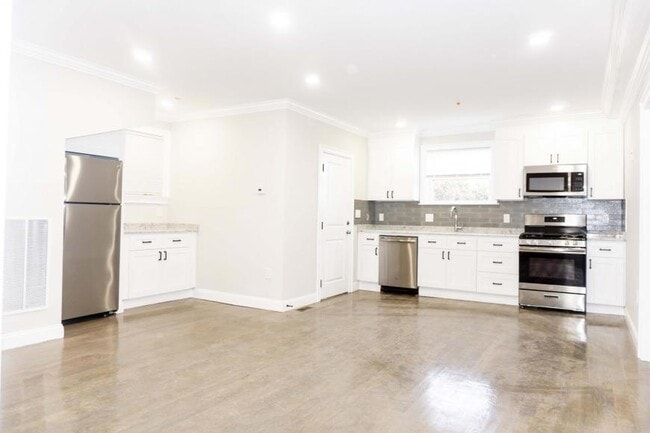 Building Photo - 3.0 bedroom in Somerville Massachusetts 02143 Rental