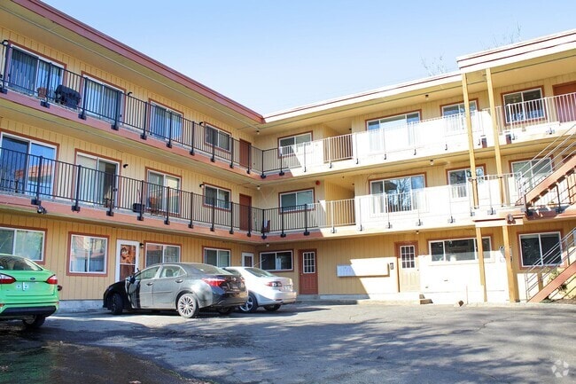 Building Photo - 930 SW Gibbs St Unit 2 Rental