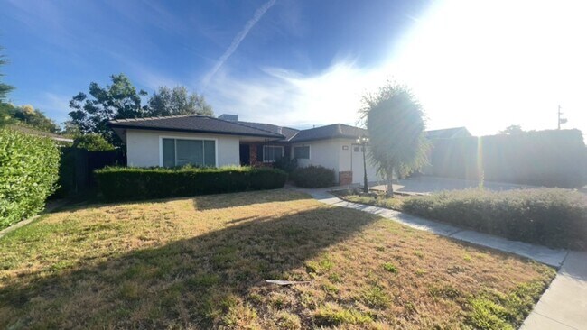 Photo - 133 Kadota Ave