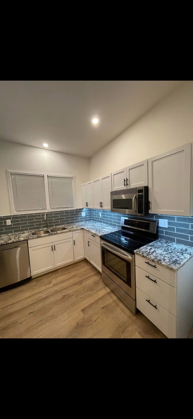 Photo - 131 N 37th St