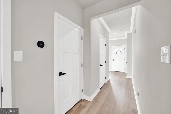 Building Photo - 15 Pratt Ln