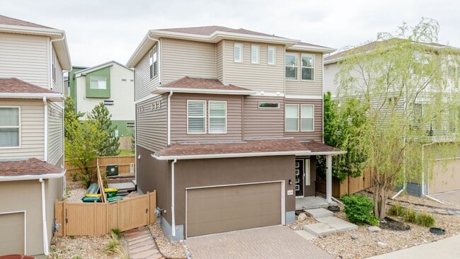 Building Photo - Immaculate 5bedroom like new in The Meadows!