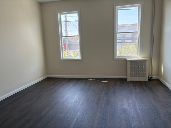Large Living room - 353 Central Ave Unit #2
