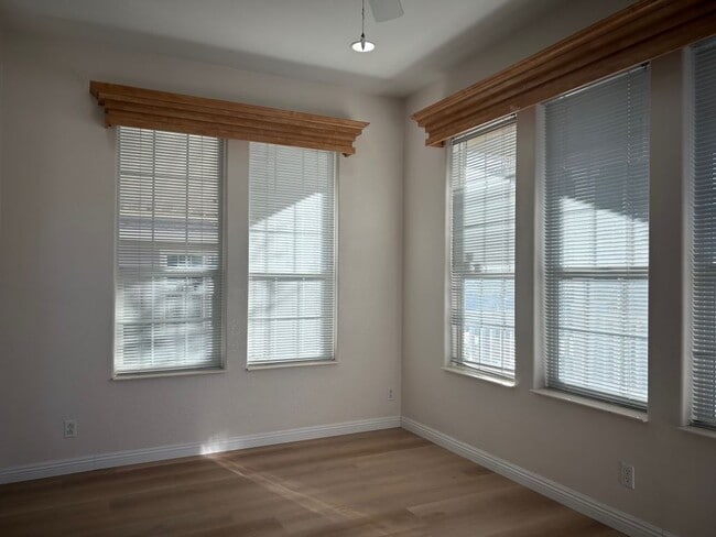 Photo - 1601 S Sandhill Rd