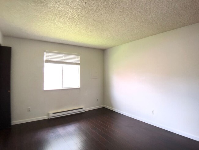 Photo - 3 bedroom/1 bath in SE! Unit 7719