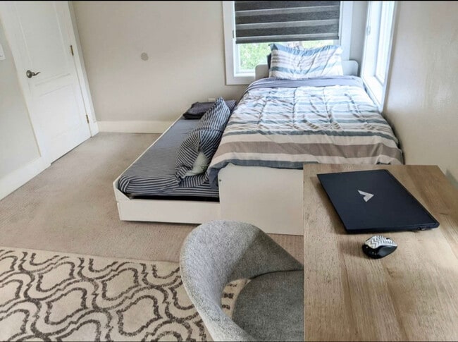 Photo - 835 N Raymond Ave