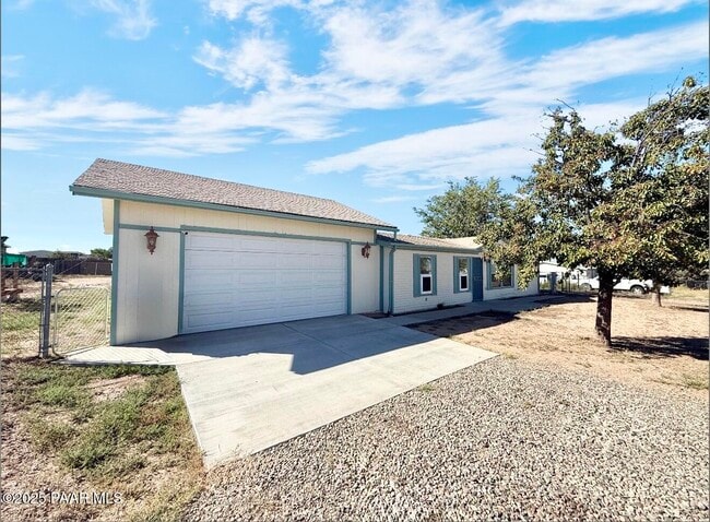 Photo - 2125 Jean Rd