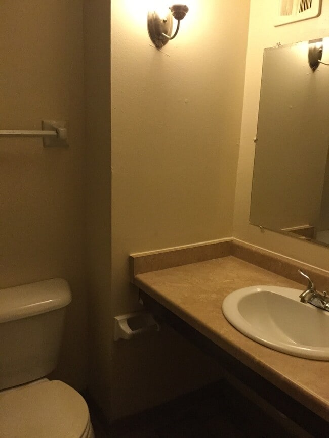 Photo - 8911-B N 95th St