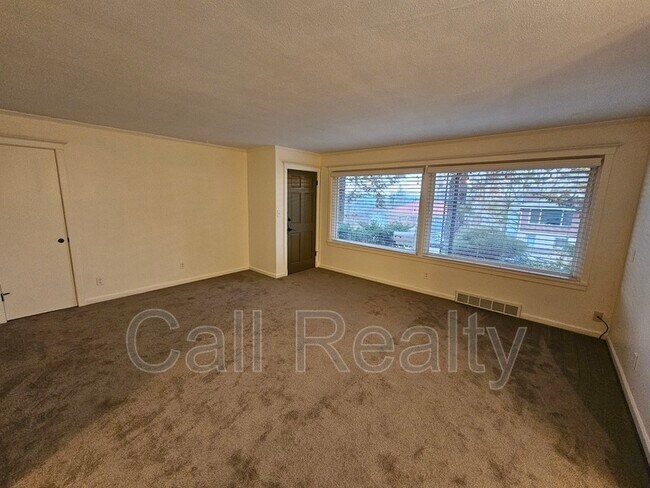 Photo - 827 W 11th Ave Unidad #2
