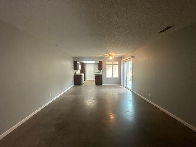 1331 Frankfort Ct