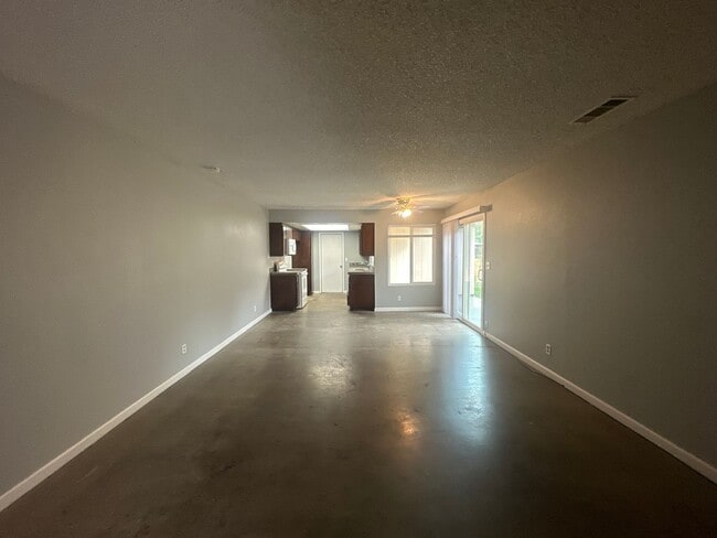 Photo - 1331 Frankfort Ct