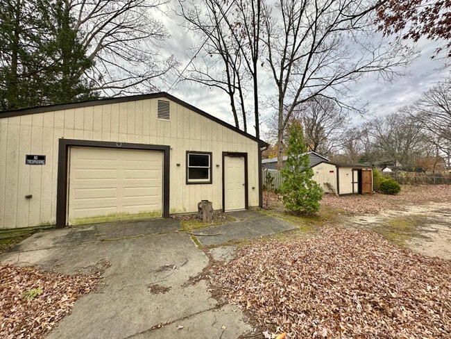 Photo - 206 Bittlewood Ave