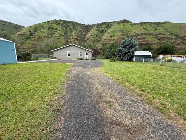 Photo - Beautiful open concept home located on Cle...