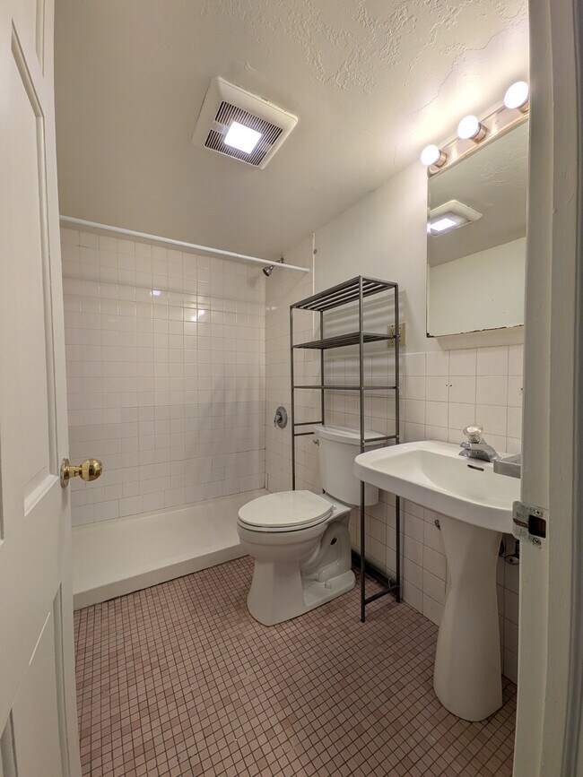 Apartment 106, Bath Room