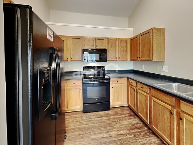 Photo - 7033 Sunman Rd