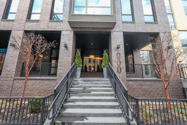 Photo - 901 Monroe St