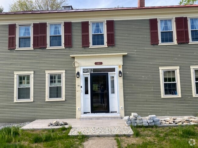 Building Photo - 60 Highland St Rental