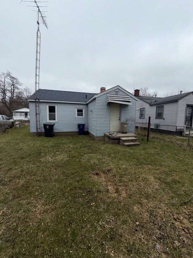 Photo - 246 E York Ave