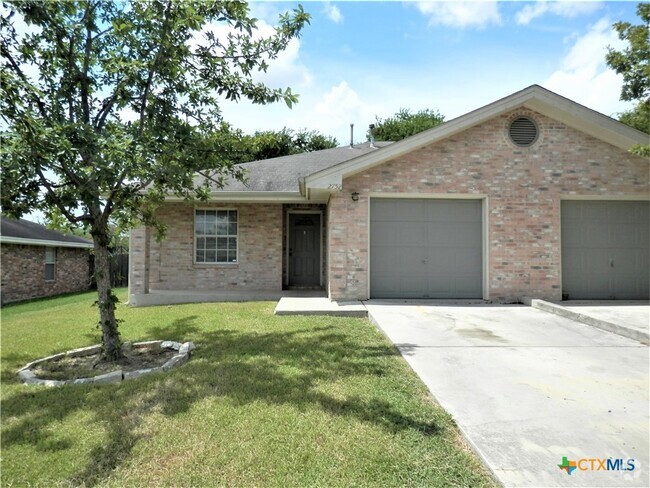 Building Photo - 2750 Maple Tree Rd Rental