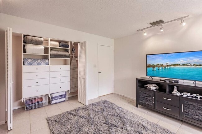 Photo - 1255 E Peppertree Dr Unidad 403