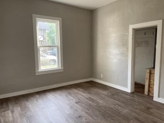 Photo - 29 S Ball St