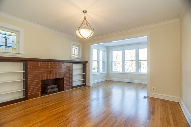 Photo - 3033 W Gunnison St Unit 1