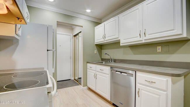 Photo - 30 Meadow Green Cir