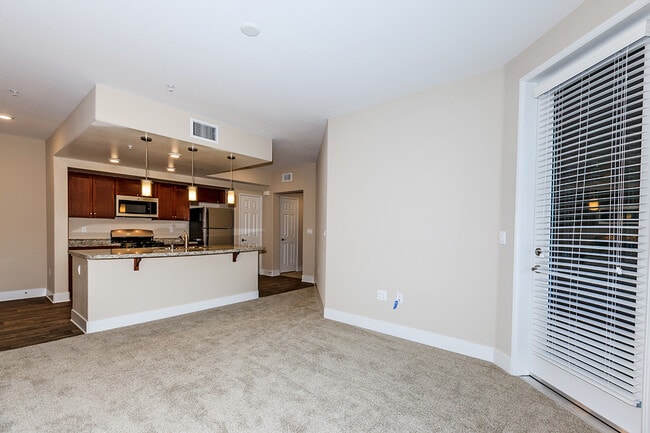 Sendero Gateway Apartment Homes