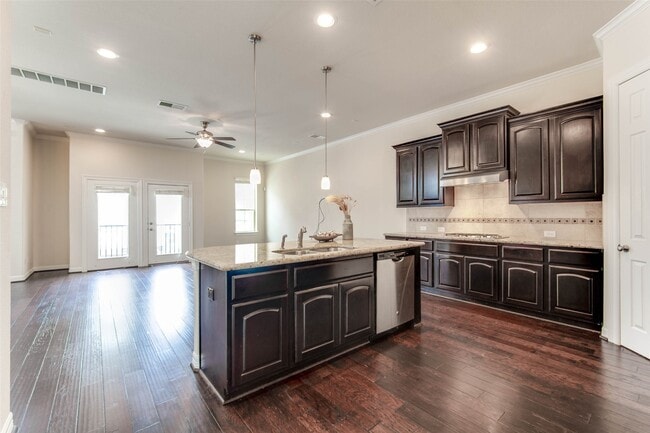 Building Photo - 2710 Shadybrook Meadow Dr